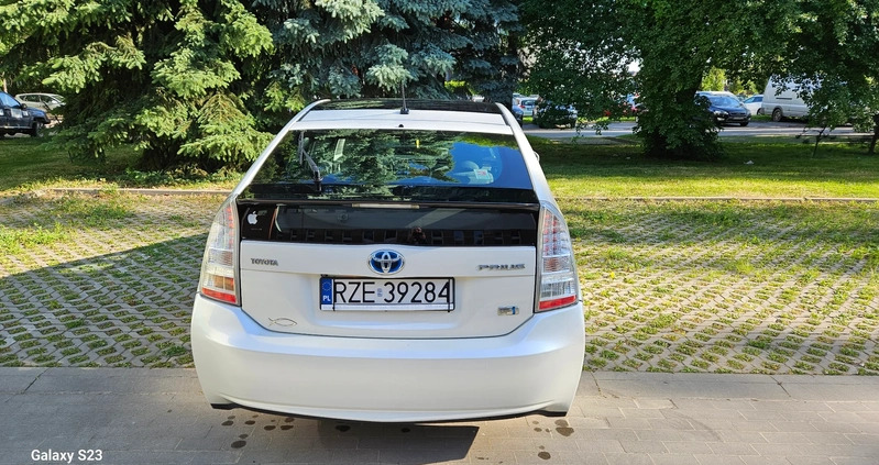 Toyota Prius cena 36600 przebieg: 231993, rok produkcji 2010 z Rzeszów małe 172